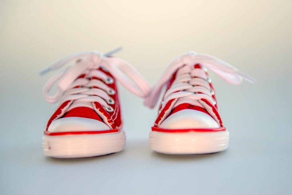 Quem desenhou Jordan 1? tênis feminino colorido